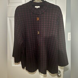 Beautiful burgandy & black jacquard print soft suiting jacket from Laura.